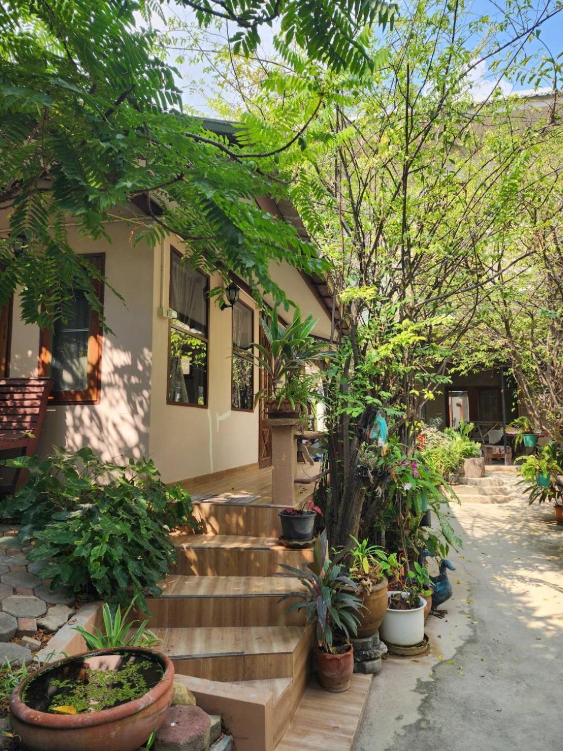 Loy Manee House Bed & Breakfast Ayutthaya Eksteriør bilde