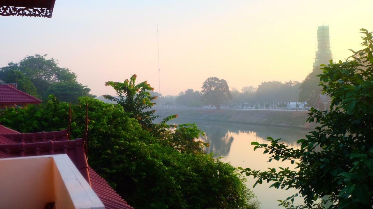 Loy Manee House Bed & Breakfast Ayutthaya Eksteriør bilde