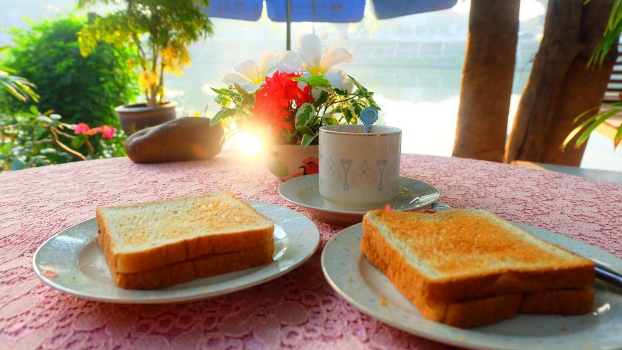 Loy Manee House Bed & Breakfast Ayutthaya Eksteriør bilde