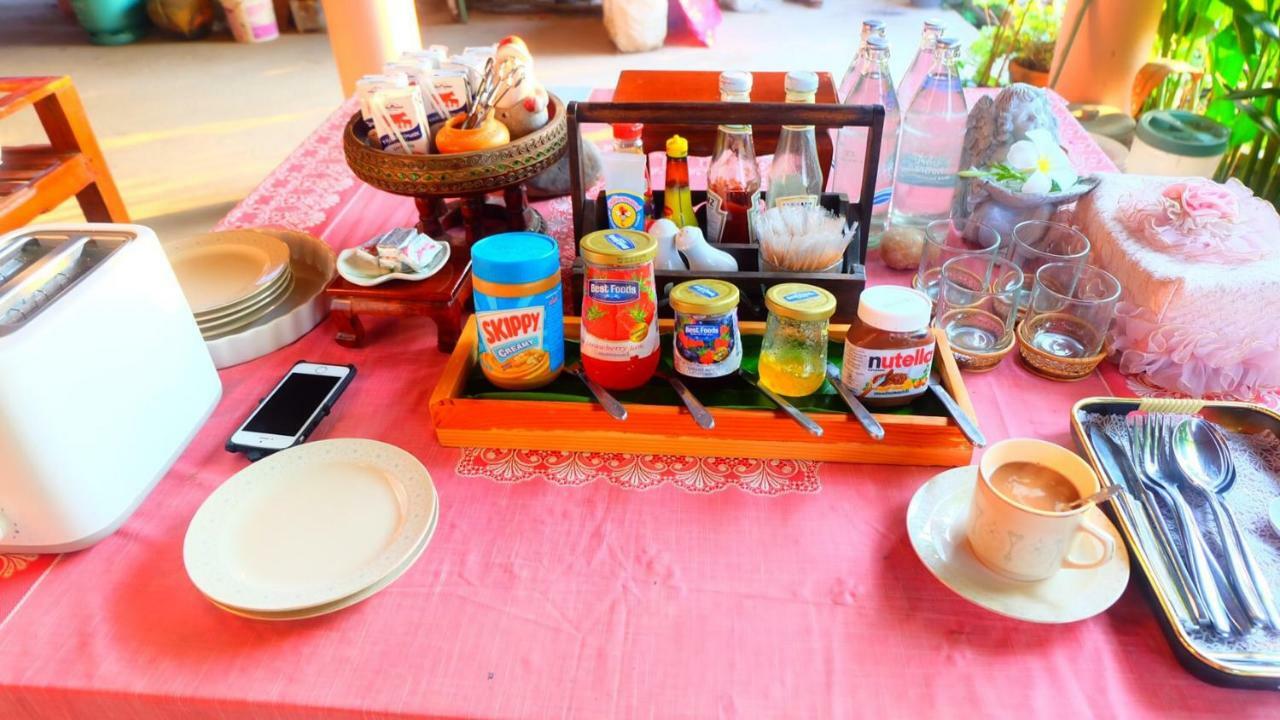 Loy Manee House Bed & Breakfast Ayutthaya Eksteriør bilde
