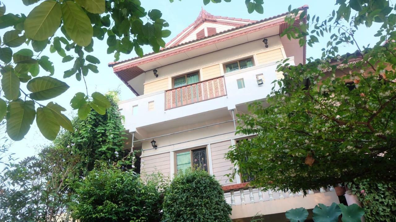 Loy Manee House Bed & Breakfast Ayutthaya Eksteriør bilde